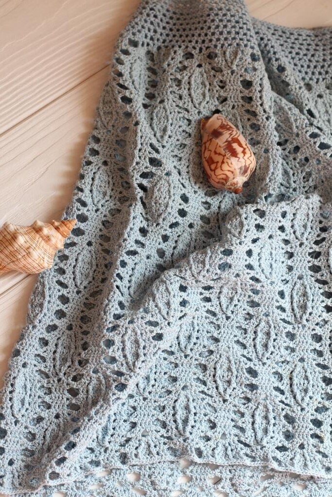 Верх юбки оформлен сеткой: в нее легко можно продеть шнурок