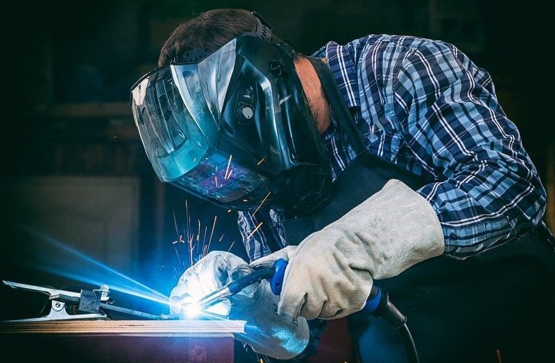 Типы защиты рук для сварщика