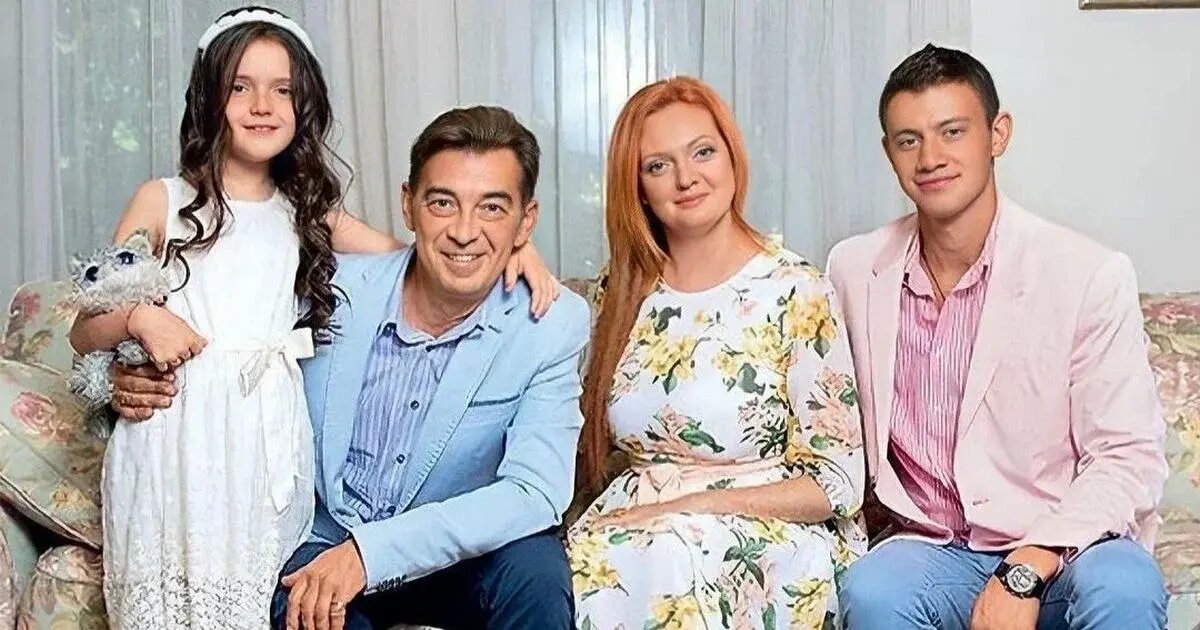 Добрынин биография личная жизнь дети Митяй из "Сватов". Удачная карьера в театре и кино, 3 брака, усыновленный сын и 