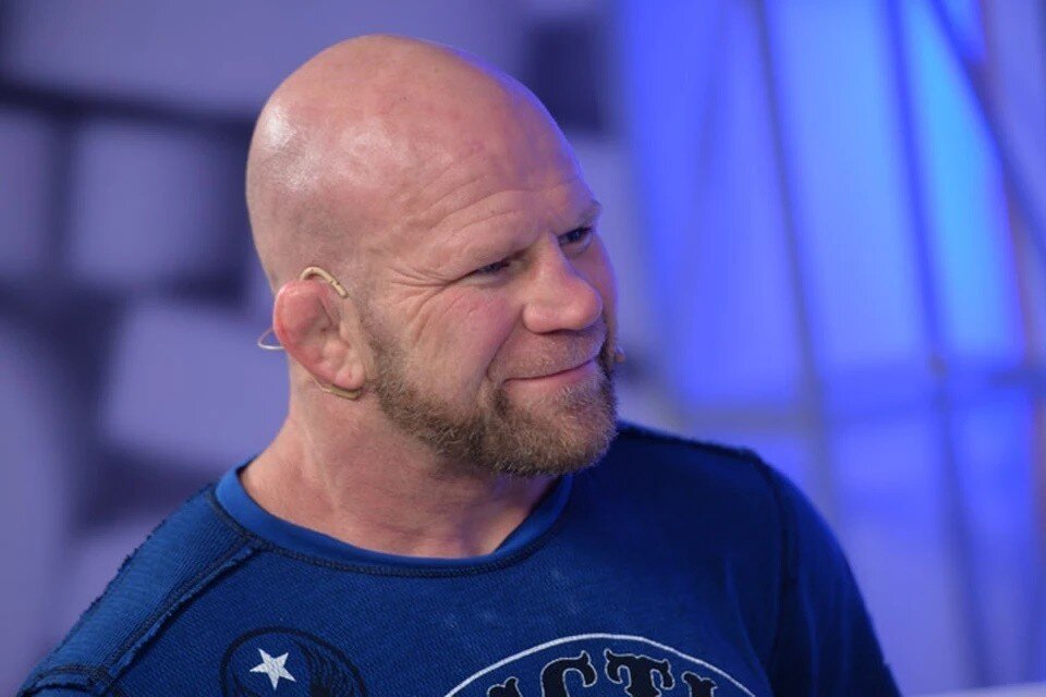    Переехавший в Россию боец ММА Джефф Монсон отказался от гражданства США Дарья ИСАЕВА