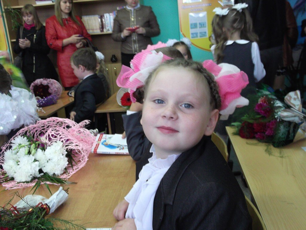 1 сентября 2014года.Алена в 1 классе. Фото автора. 