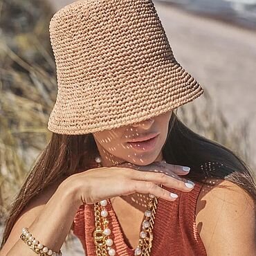 Фото из открытых источников интернета. Пинтерест. Панама связанна из рафии.