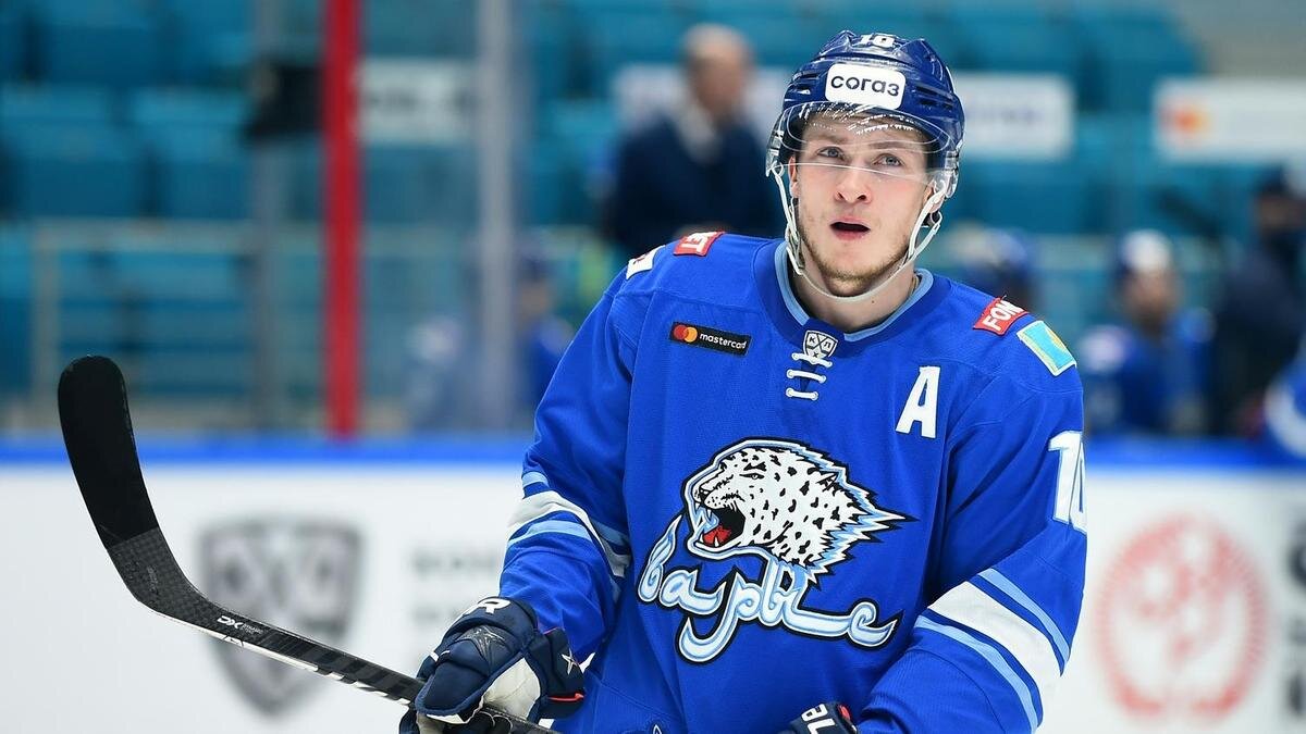    Нападающий Никита Михайлис:hcbarys.kz