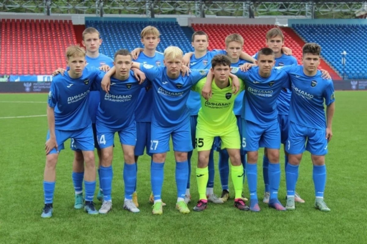    Старшие ребята КСШОР – «Динамо» пока идут на первом месте.