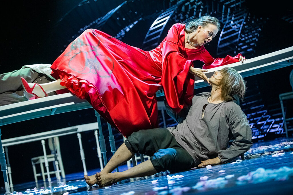    Тюменские гастроли: Солд-аут в Сургуте