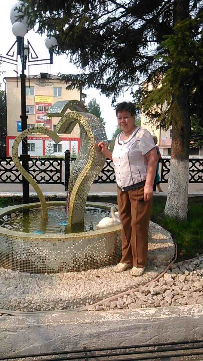 Приятная взрослая девушка