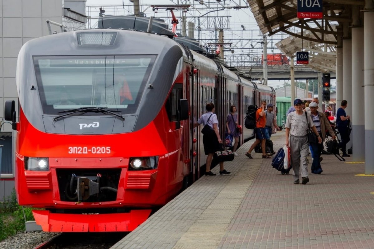    Дополнительный пригородный поезд до Троицка запустили из Челябинска