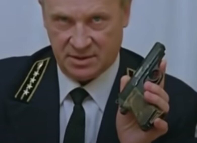 Вальтер ППК в фильме "Игра без козырей".