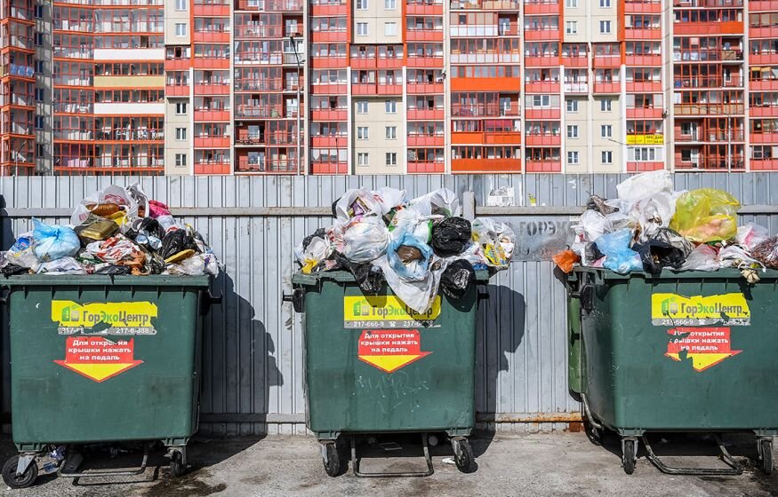    Россиянам запретят выбрасывать одежду в мусорные баки