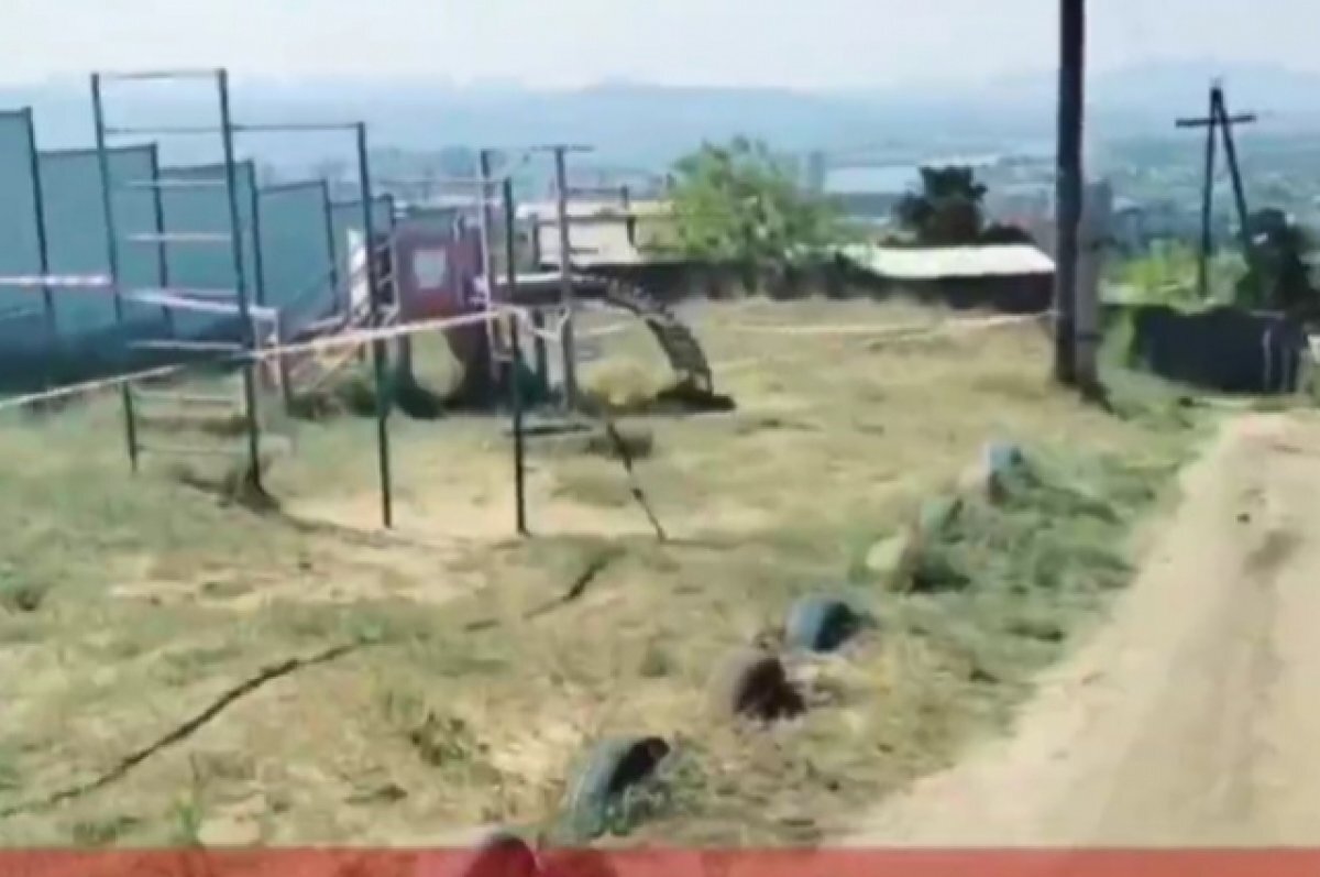    Ребёнку в Улан-Удэ отрезало палец на заброшенной детской площадке