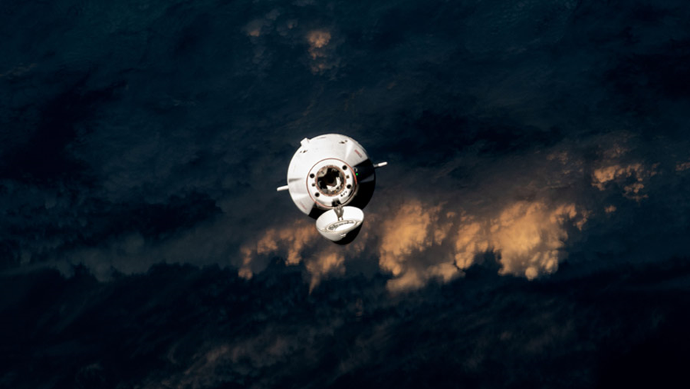 ГКК Dragon на подходе к станции. Фото: nasa.blog.com