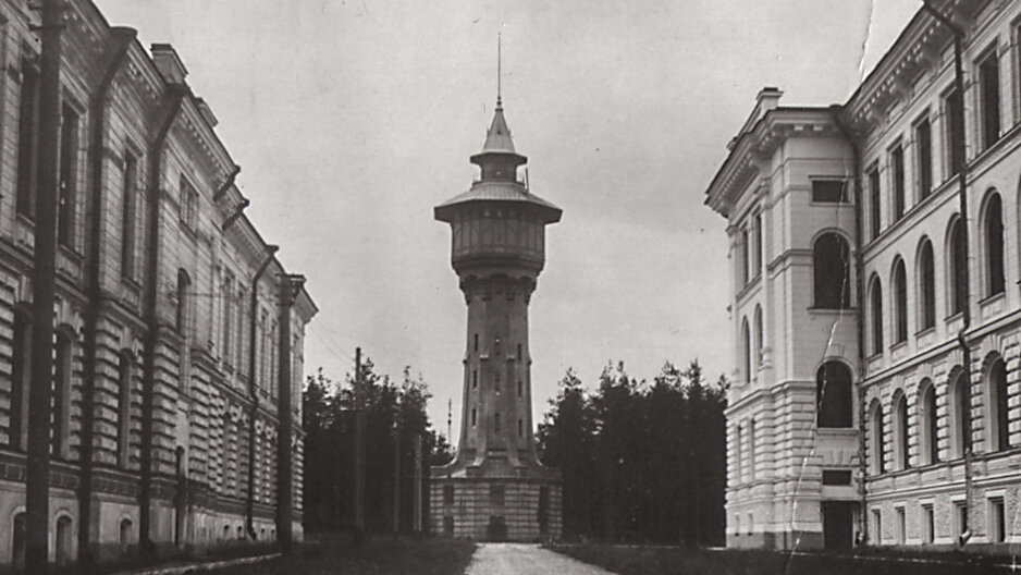 Башня в 1905 году. Фото из открытых источников