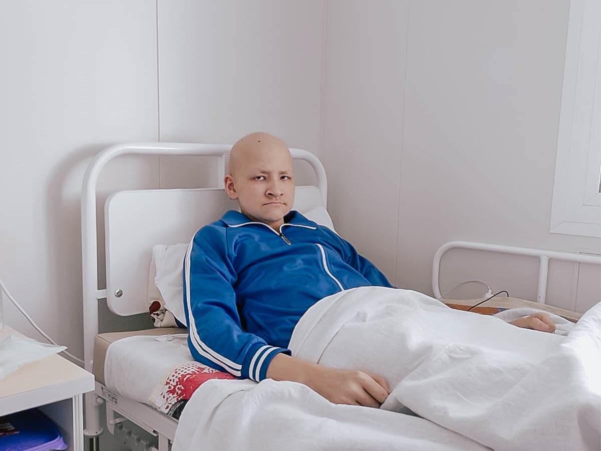 Мальчик находится в больнице и борется за свою жизнь