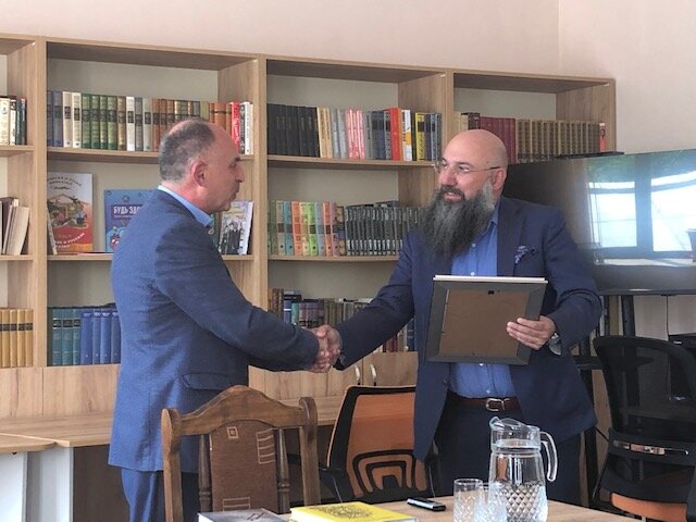 В Русском центре г. Степанакерта состоялась встреча с писателем Ашотом Бегларяном. Фоторяд