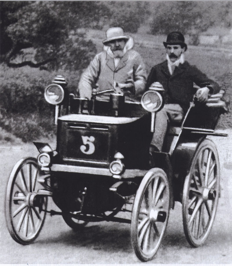 Марка 1 автомобиля в мире. Первые автомобильные гонки во Франции 1894. Гонки Париж Руан 1894. Первая автомобильная гонка 1894 Париж-Руан.