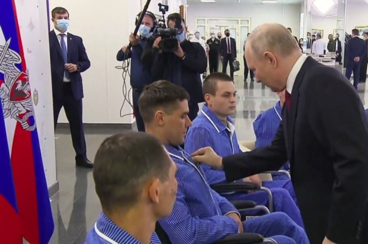    Президент России вручил участнику СВО из Бурятии звезду Героя РФ