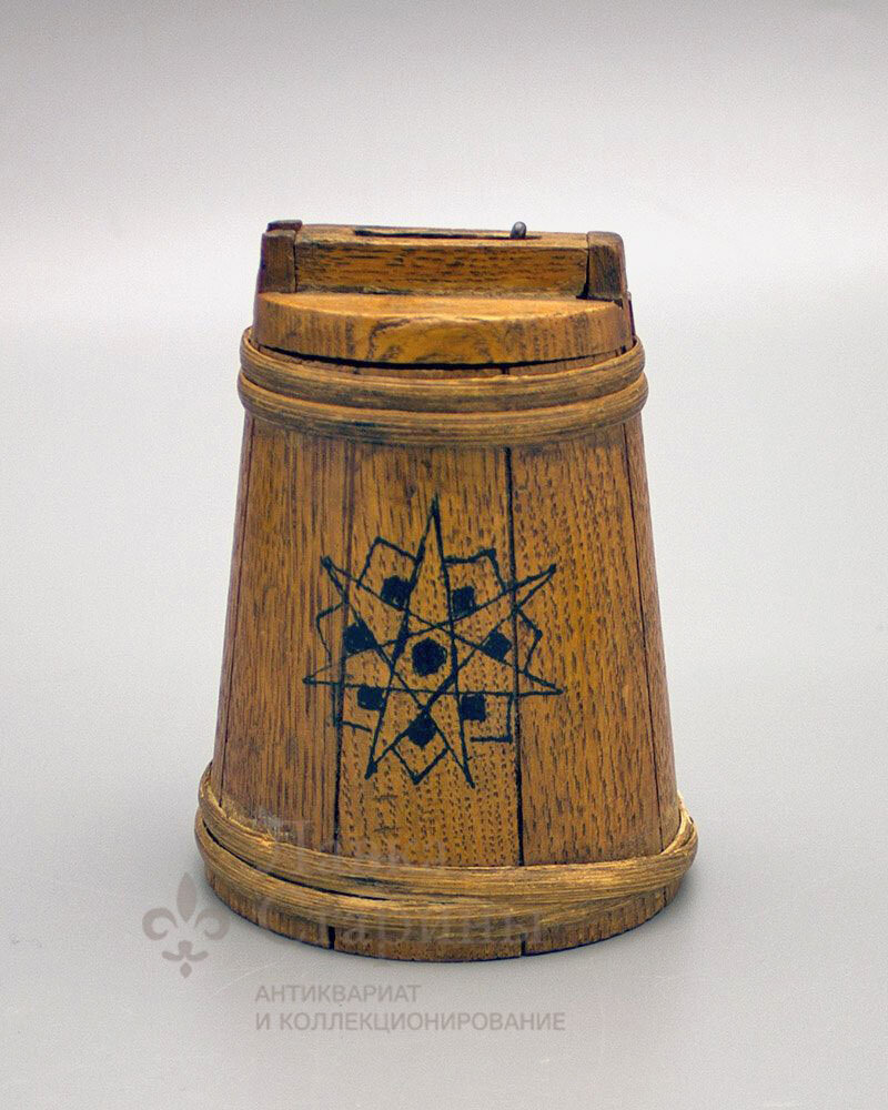 Копилка старинная, СССР, 1940 год, дерево, крышечка с закрывающим механизмом. В продаже! Фото с нашего сайта dvaveka.ru