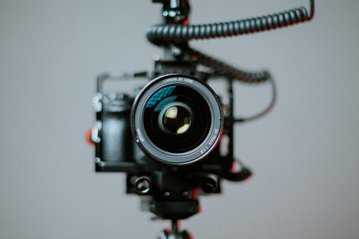 Видео камера. Источник:  Unsplash 
