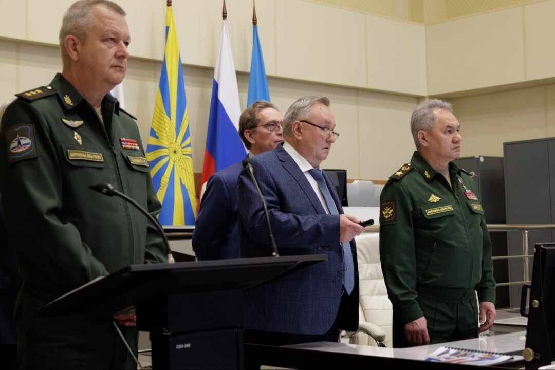    Шойгу проверил, как идет боевое дежурство на новом объекте системы контроля космоса ЗВО