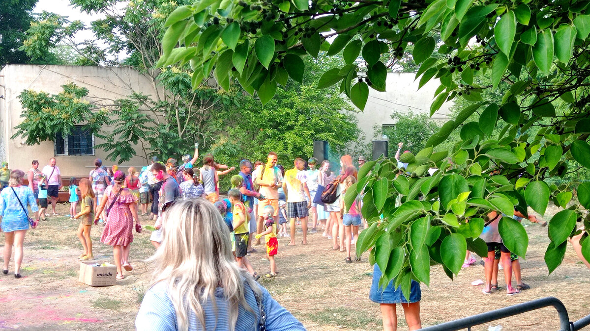 Фестиваль красок в Евпатории.