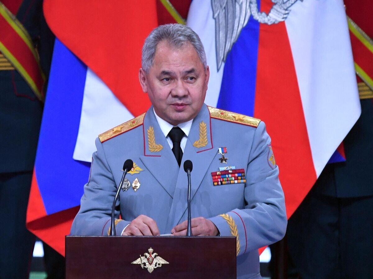    Министр обороны РФ Сергей Шойгу на торжественном мероприятии, посвящённом 100-летию Центрального спортивного клуба Армии, в Центральном академическом театре Российской Армии.© РИА Новости / Валерий Мельников