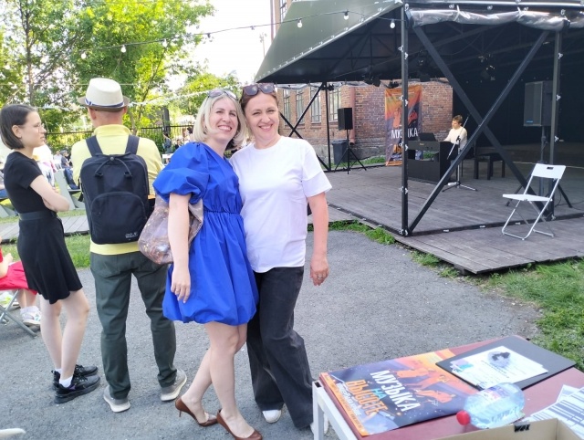    Организатор фортепианного марафона Наталия Подкорытова и постоянный участник Евгения Фурамнская. Фото: «АиФ-Урал»/ Надежда Вершинина