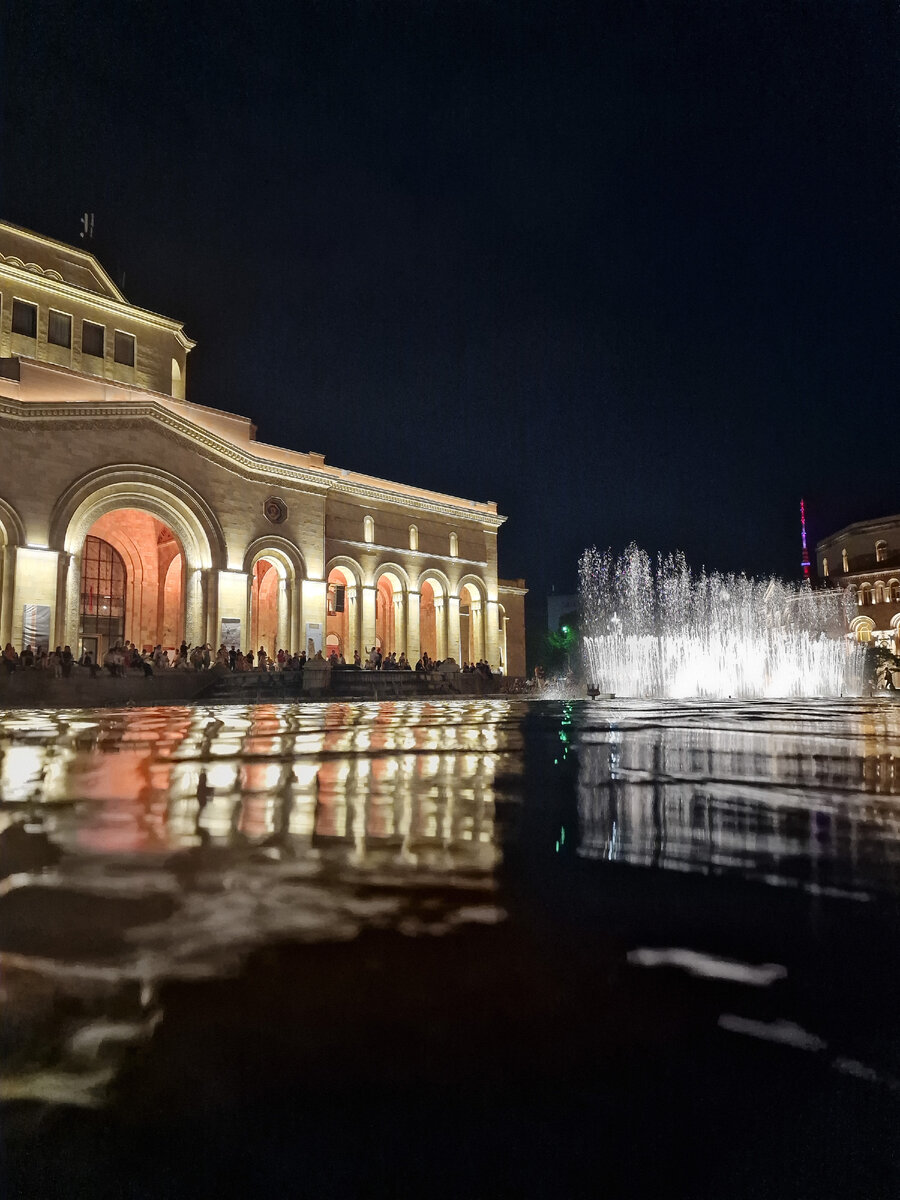 Поющие фонтаны