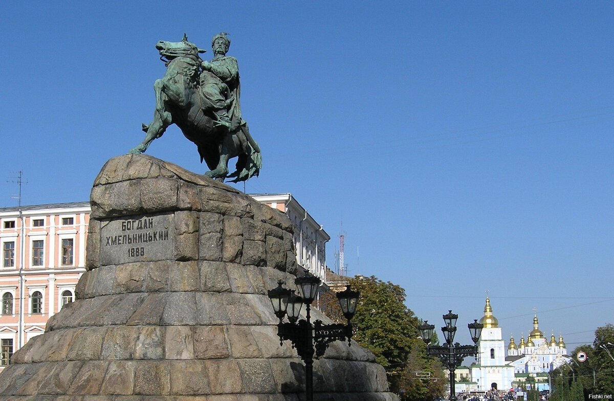 Памятник Богдану Хмельницкому