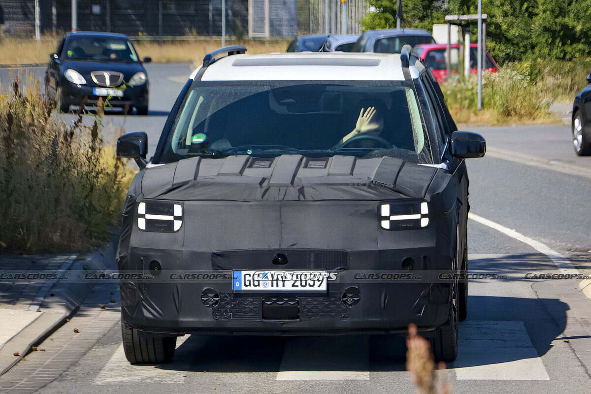    Hyundai Santa Fe   
Carscoops