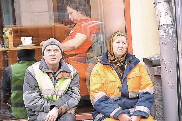    Сколько человек за чертой бедности живут в Петербурге?