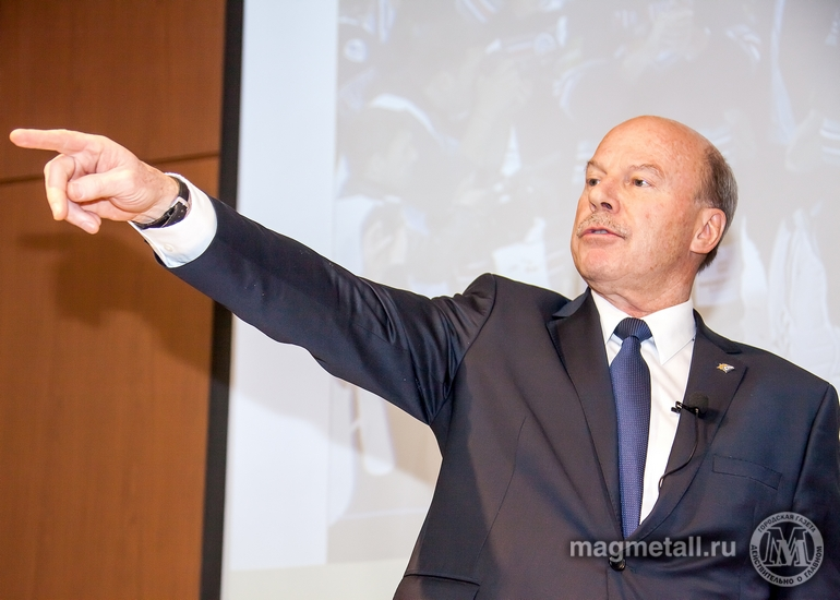 На фото: лидерские качества Железный Майк демонстрировал везде.