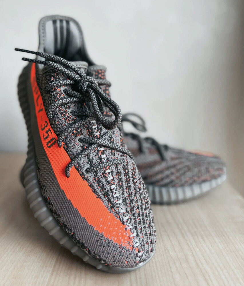 Оригинал или подделка? Как определить подлинные кроссовки Adidas Yeezy  Boost | ElytS | Дзен