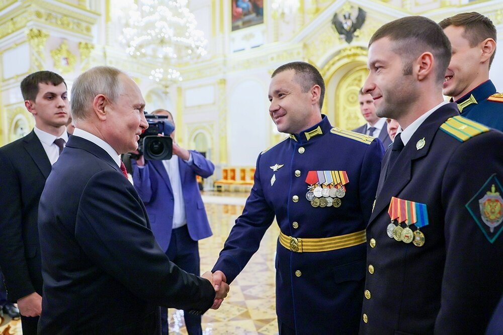  📷 📷 📷 📷 📷 📷 📷 📷 📷 📷 📷 📷 📷    Владимир Путин встретился в Кремле с выпускниками высших военно-учебных заведений