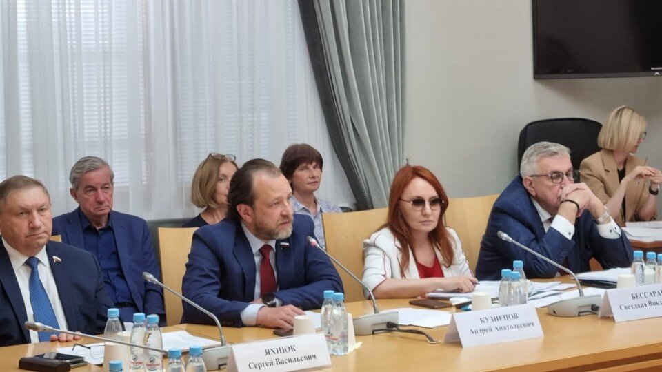 заседание Комитета по труду. Фото: пресс-служба СРЗП