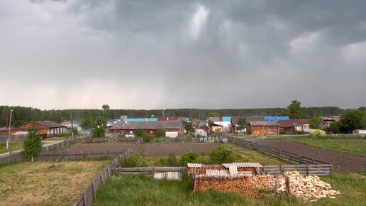 Дождливый прохладный денёк. Футбол, трактор и ночное катание