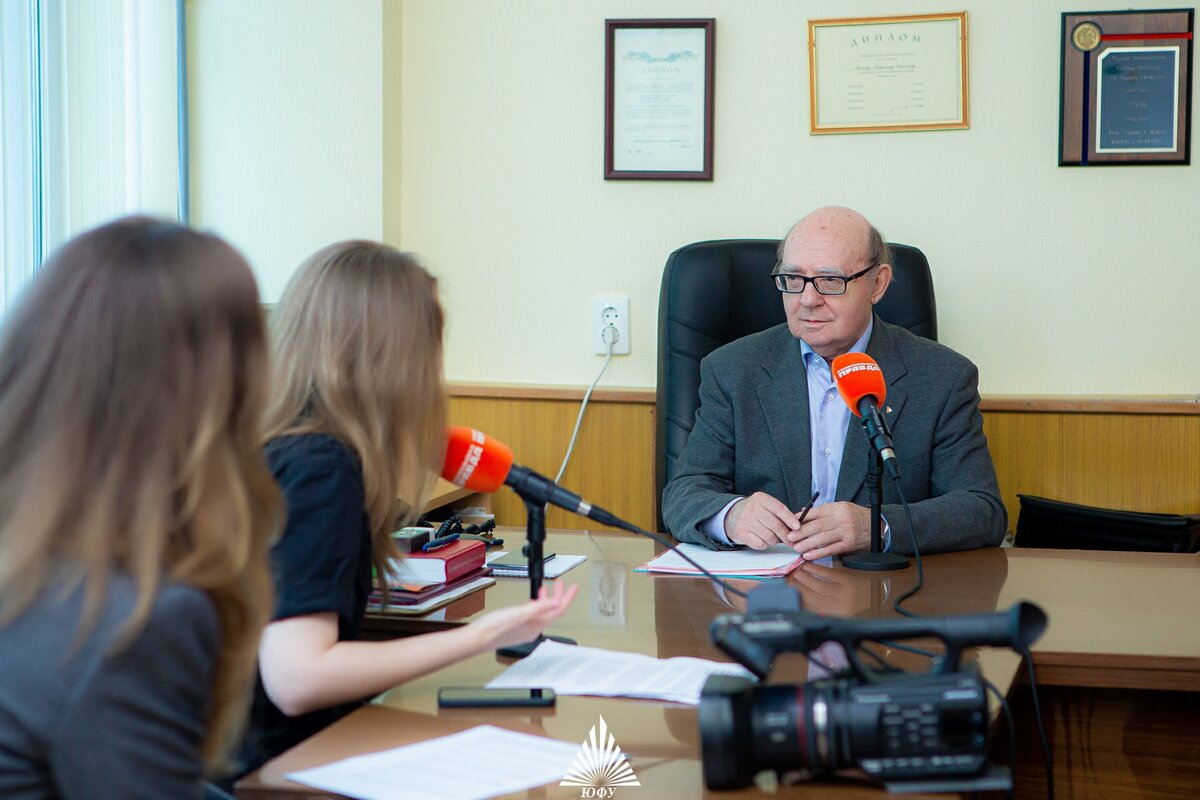 Владимир Минкин: качества хорошего педагога назвал еще Сократ и с тех пор  они не изменились | ЮФУ | SFEDU | Дзен