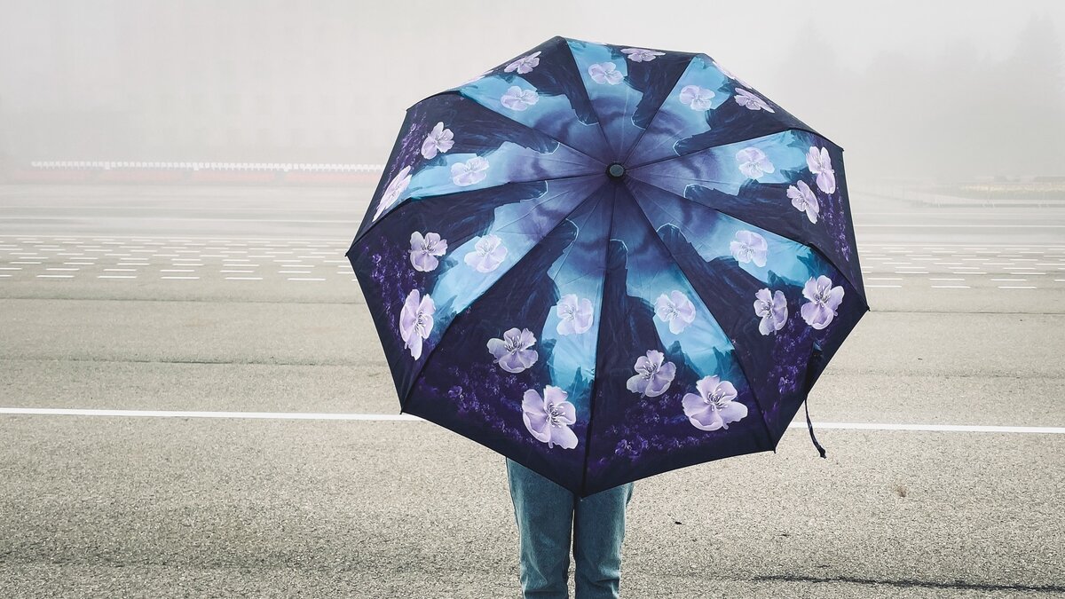     На юг Тюменской области в воскресенье, 25 июня, обрушатся дожди, грозы и ветер с порывами до 18 м/с. По данным, Тюменского ЦГМС, температура воздуха ночью составит +4…+9, днем 15…+20.