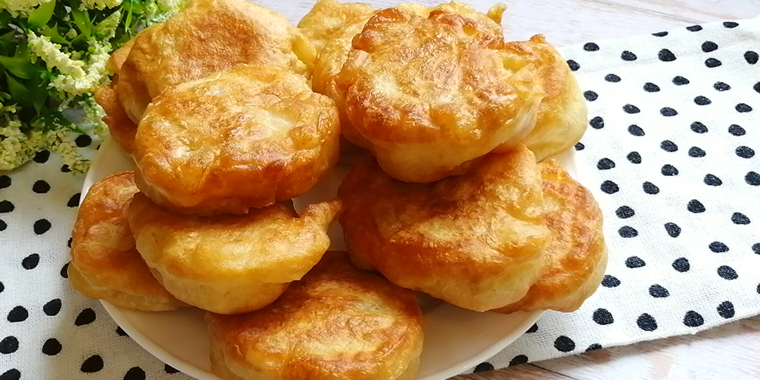 Сочные яблочные оладьи за 15 минут! Быстрый и простой рецепт завтрака