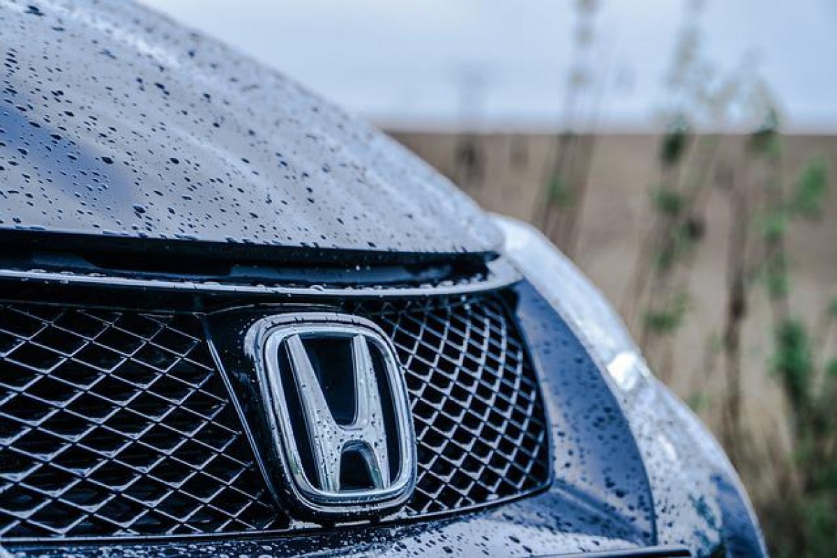    Honda опровергла возобновление поставок машин в Петербург