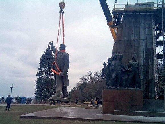    Фото с сайта twitter.com/destroylenin