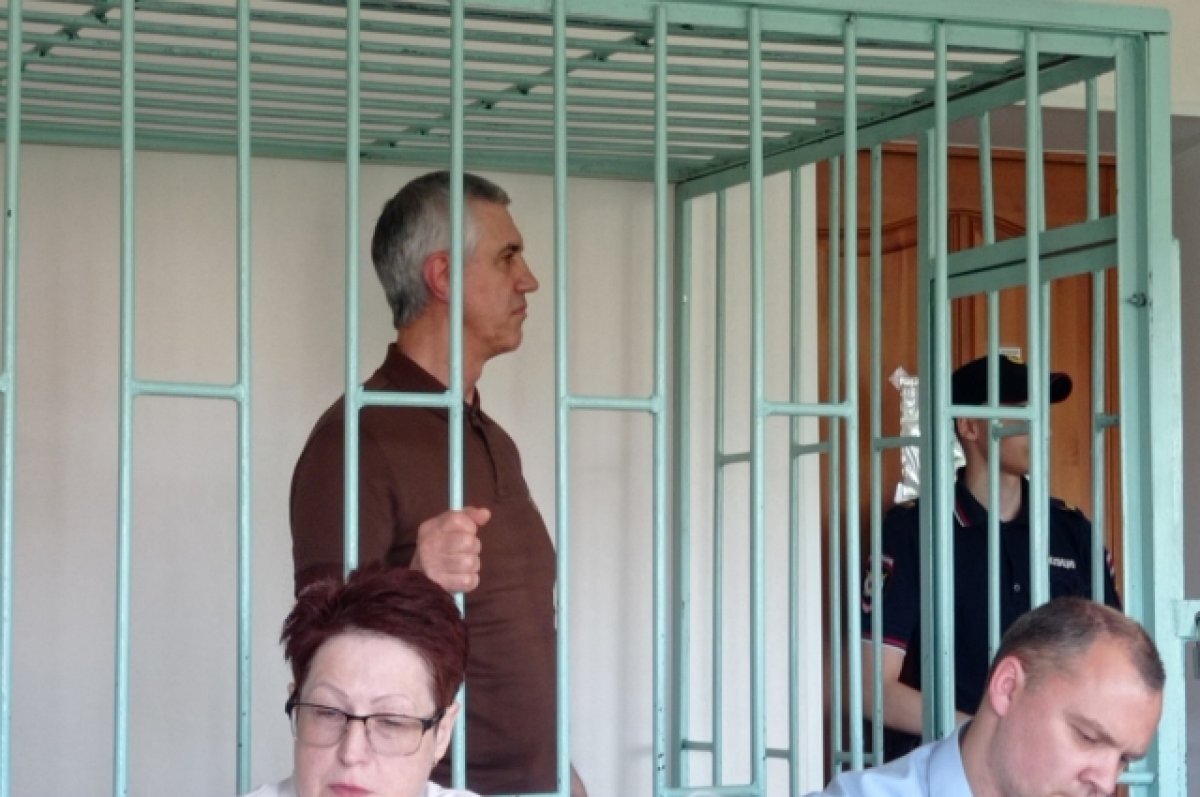    Быкова обвиняют в организации убийства в 1998 году криминального авторитета.