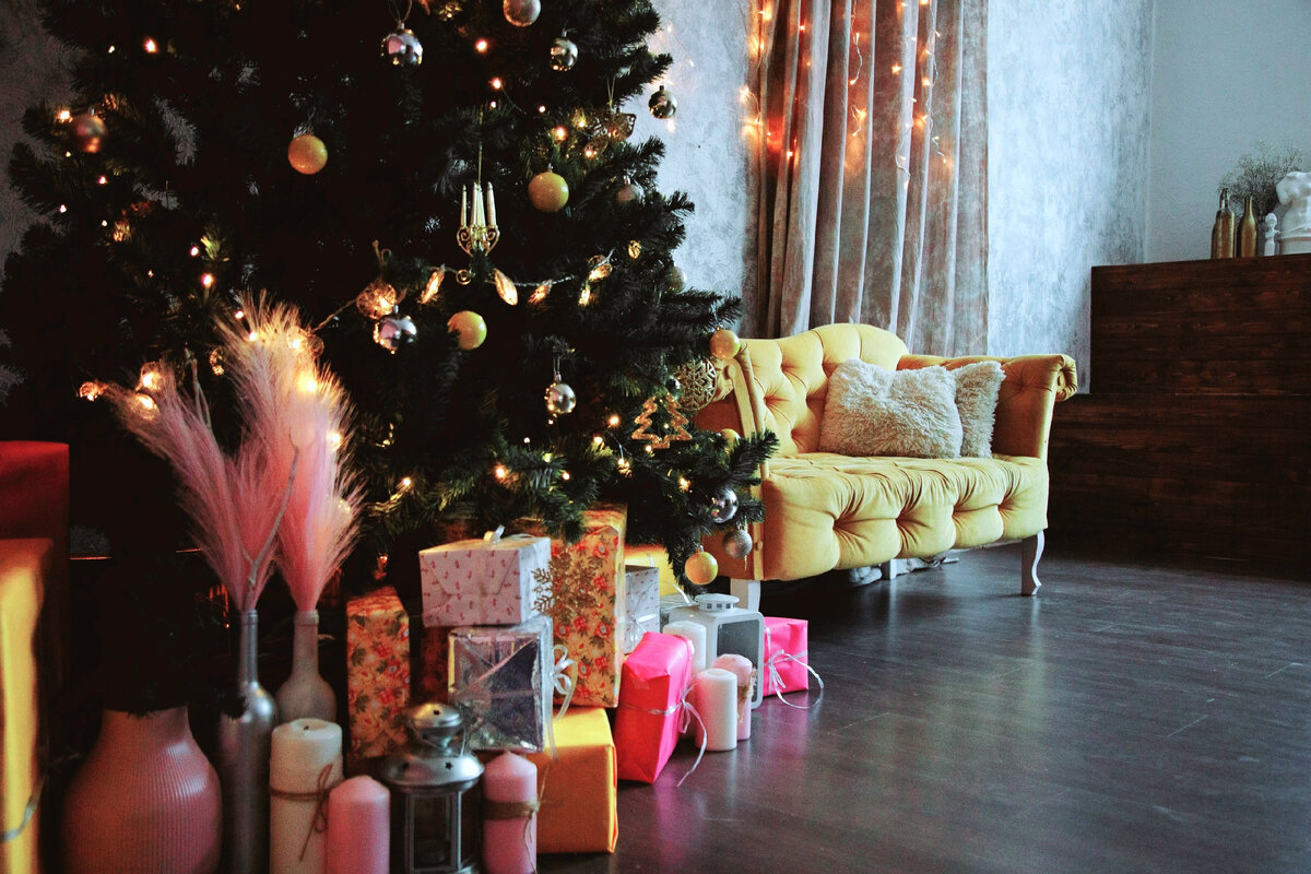 По-прежнему в студии новогоднее настроение,  а за окном всё те же -30'С 🫣