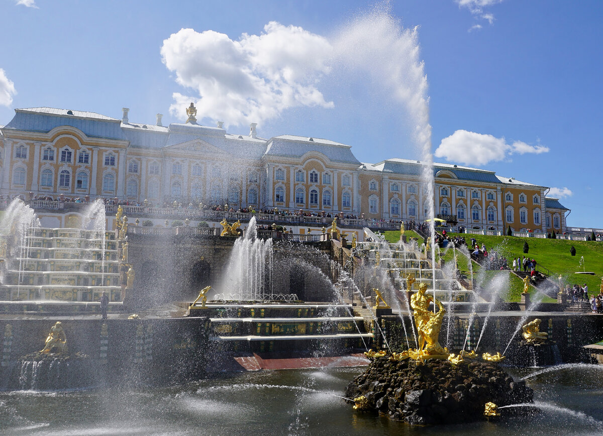 Санкт-петербург 2022 петергоф. Петергоф работа 2023. Петергоф каскад фонтанов. Петергоф - гмз петергоф. Большой дворец в петергофе фонтаны.