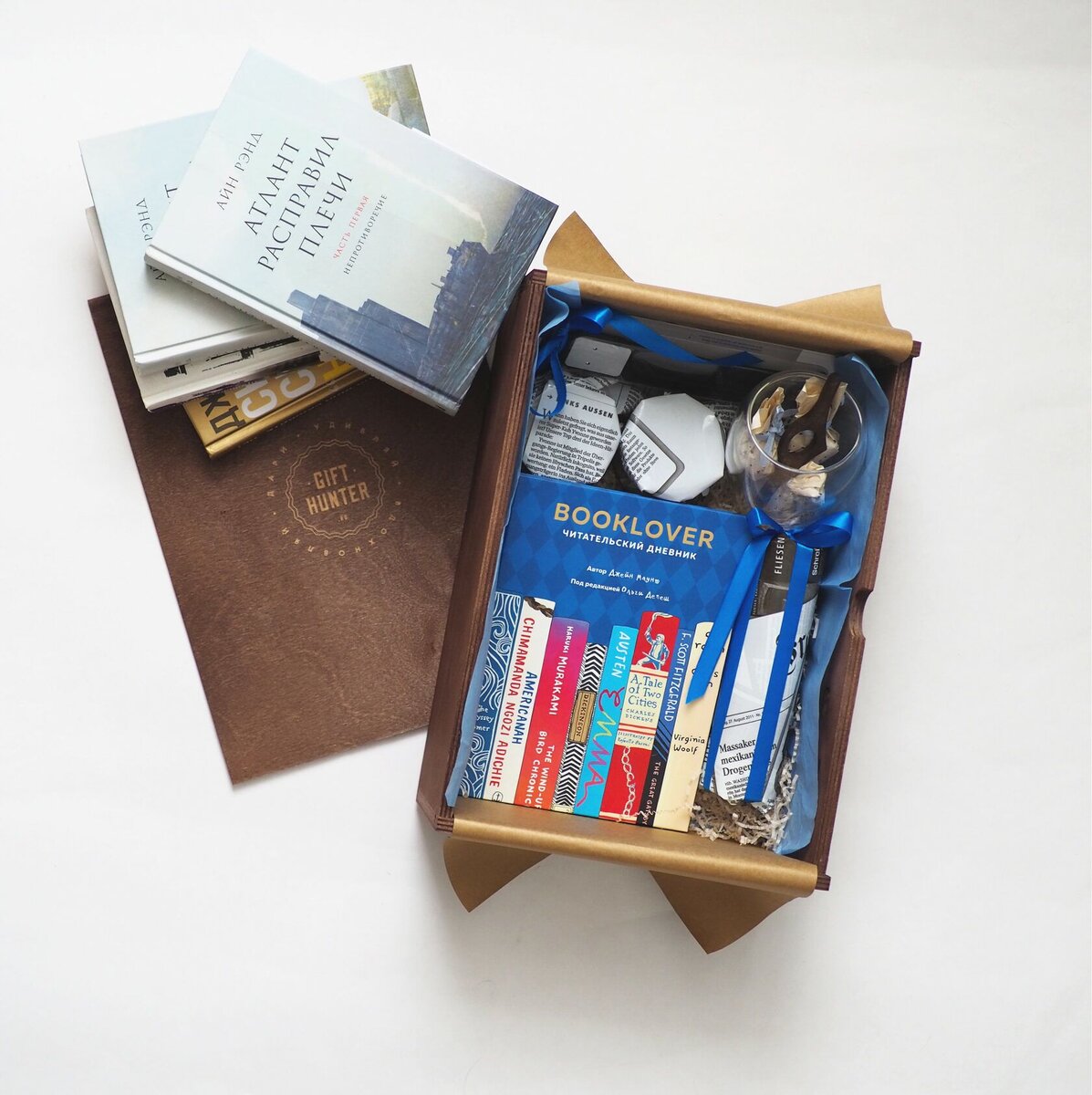 Букбокс «Тайник с книгами» от студии Gift Hunter. Фото: gifthunter.ru 