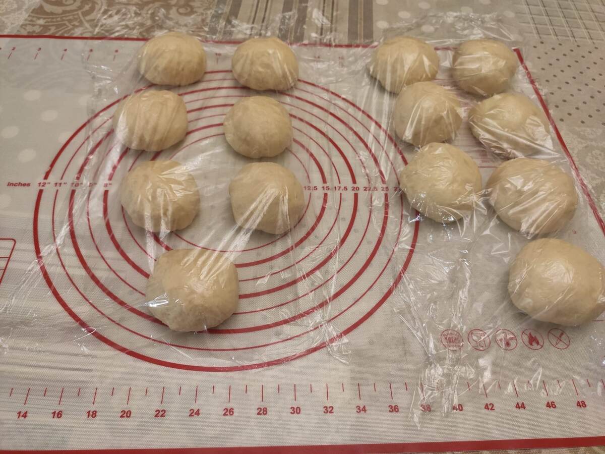 Сначала формируем шарики и даем 10 мин отдохнуть .