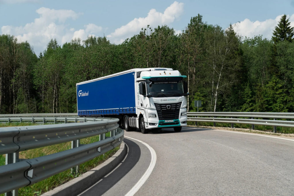   Беспилотный грузовик Сбера и Globaltruck