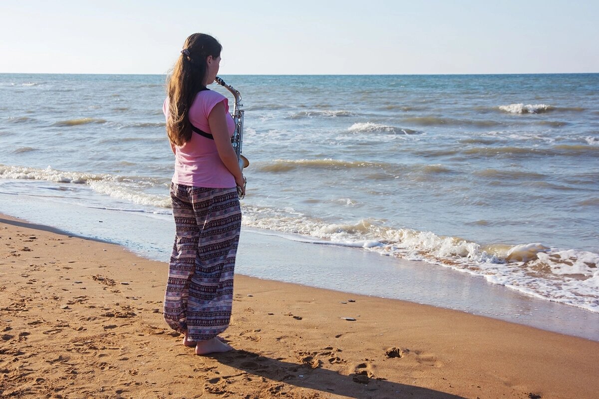 Ира и тот самый саксофон, закат (почти))) и Азовское море