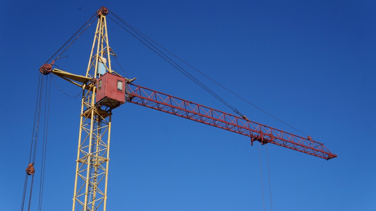     Более ста квартир по осени получат жители Артёма — по программе переселения из аварийного жилья.