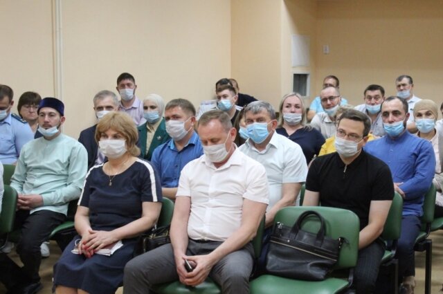    На заседании оперативного штаба в Средней Елюзани все присутствующие, как и в ковидные времена, сидели в масках. Фото: Администрация Городищенского района Пензенской области