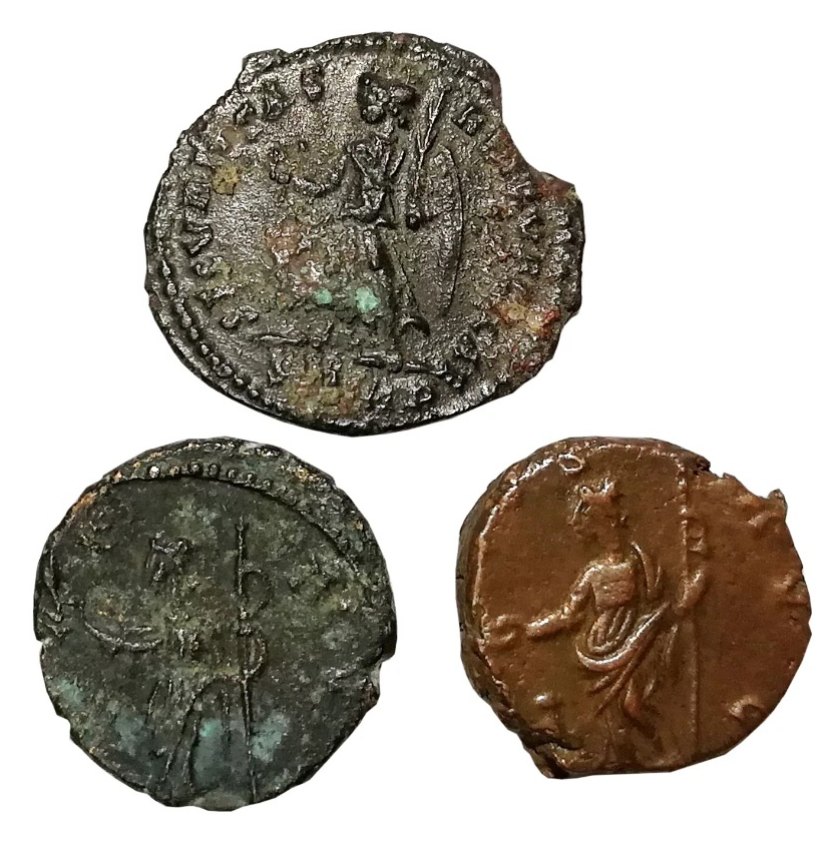 Первая монета. Первые монеты древнего мира. Монеты Тахиридов. Чеканка монет в древнем Риме. Металлические деньги в древности.